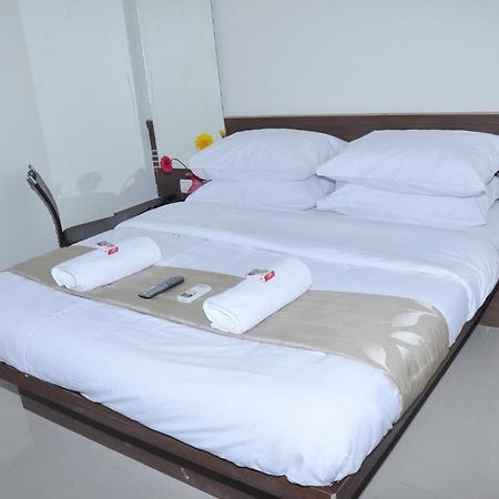 Sai Srushti Hotell Shirdi Exteriör bild