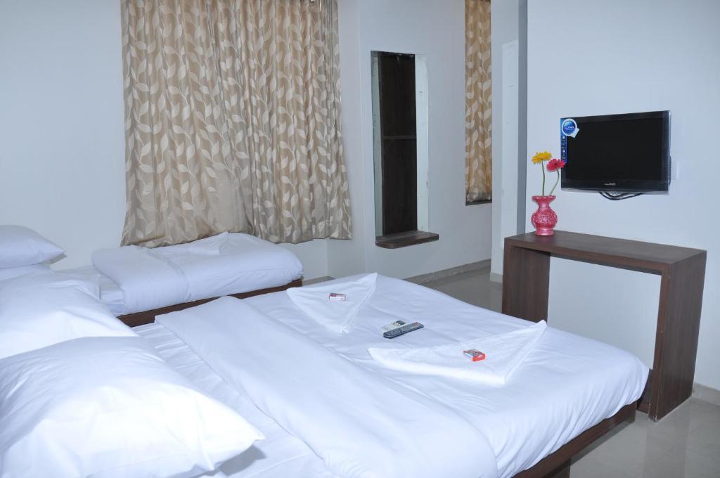Sai Srushti Hotell Shirdi Exteriör bild