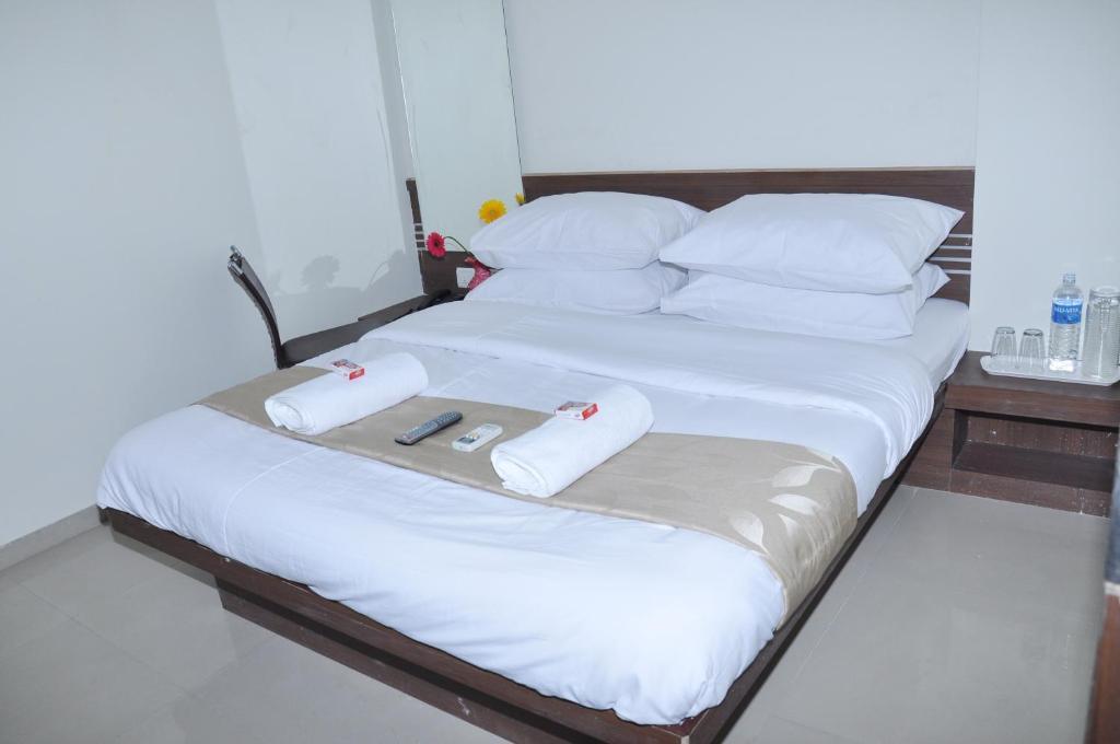 Sai Srushti Hotell Shirdi Exteriör bild