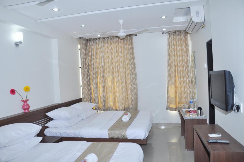 Sai Srushti Hotell Shirdi Exteriör bild